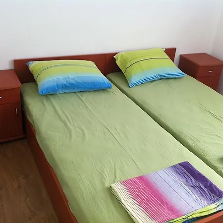 In Green Homes דירה